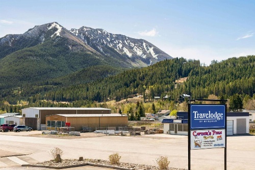 Travelodge by Wyndham Blairmore image 7